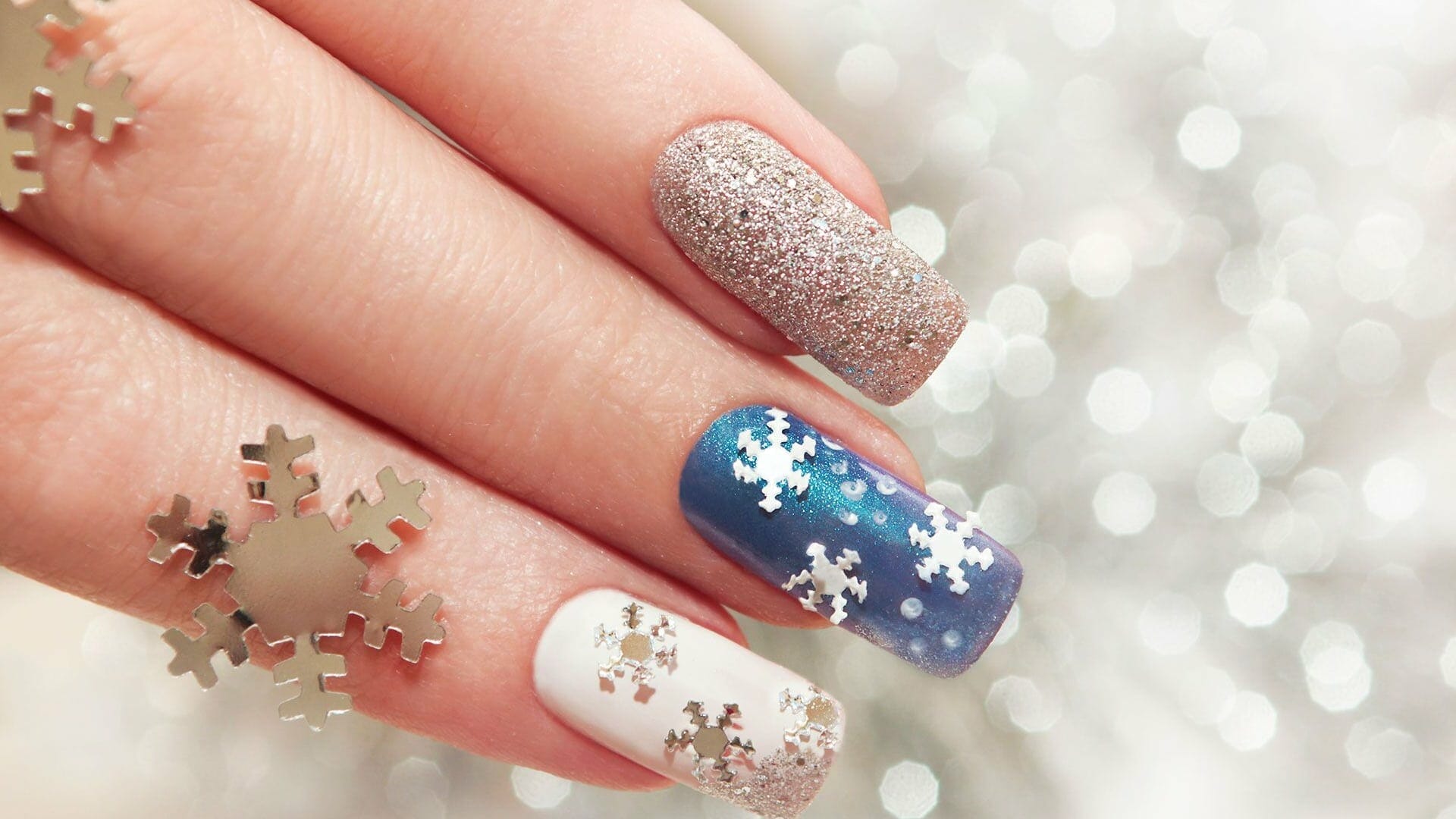 a perfect christmas manicure